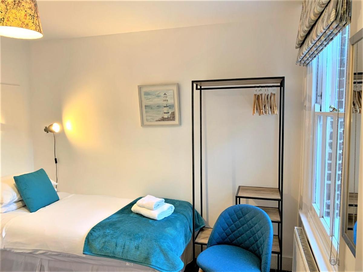 Riverside Channel5: Sunny Canterbury Cottage with Free Parking Exterior photo