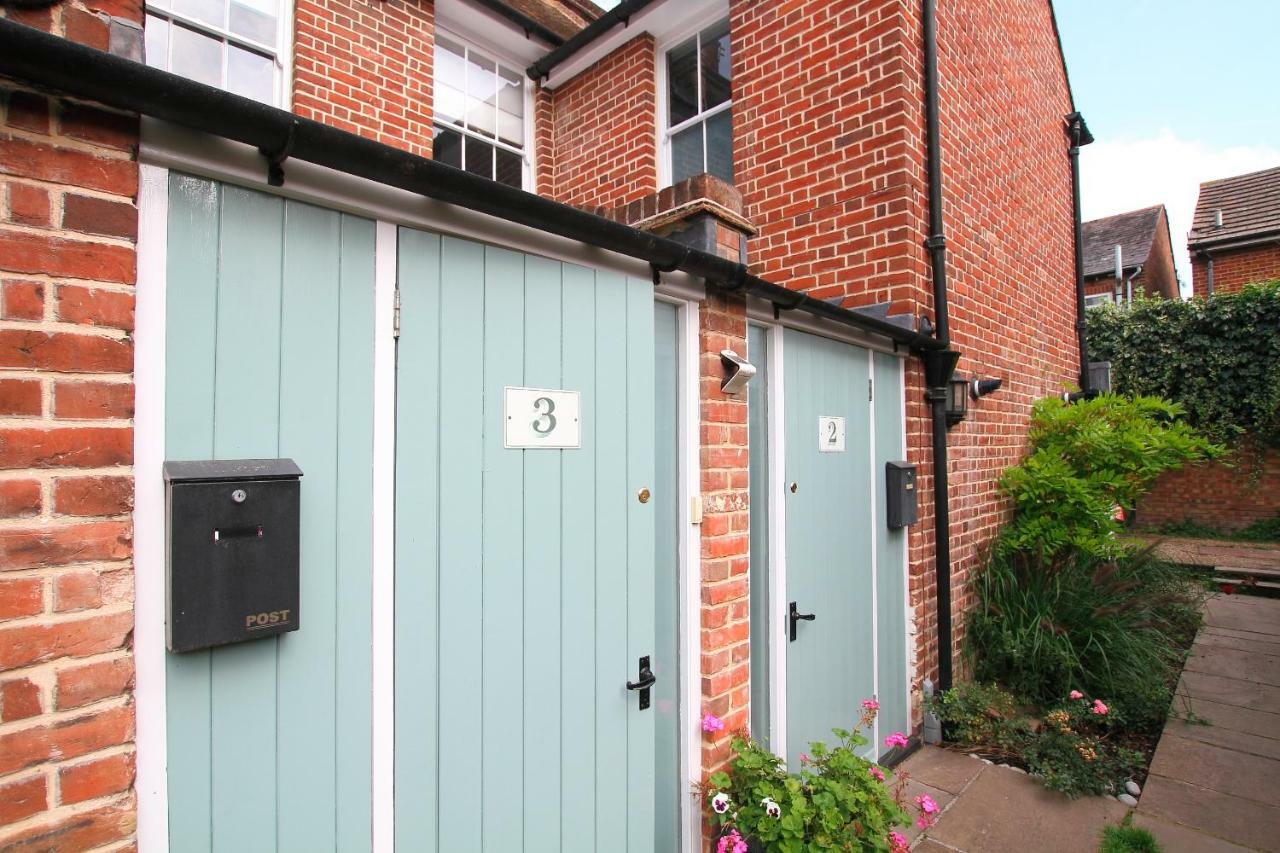 Riverside Channel5: Sunny Canterbury Cottage with Free Parking Exterior photo